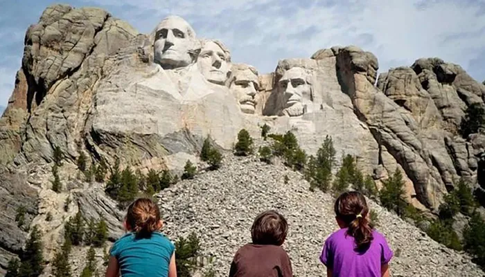 Bus Tour of Mount Rushmore and the Black Hills Rapid City Photo