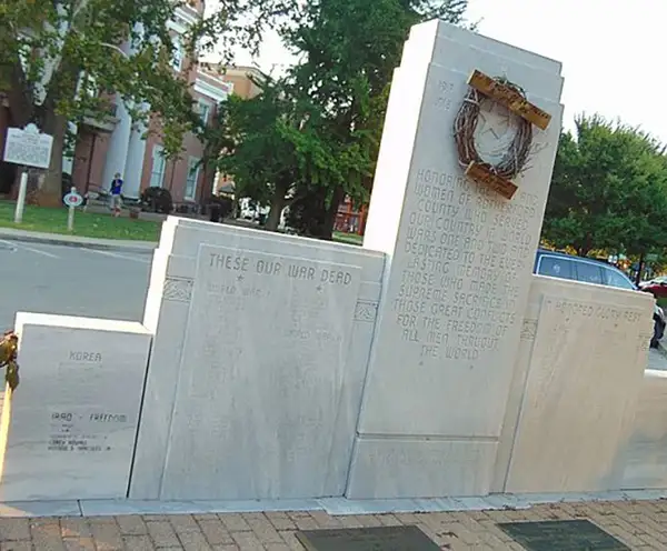 Historic Square in Murfreesboro near Nashville